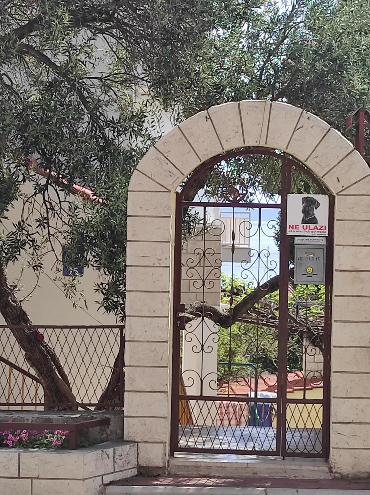 Apartment Topic Baška Voda Buitenkant foto