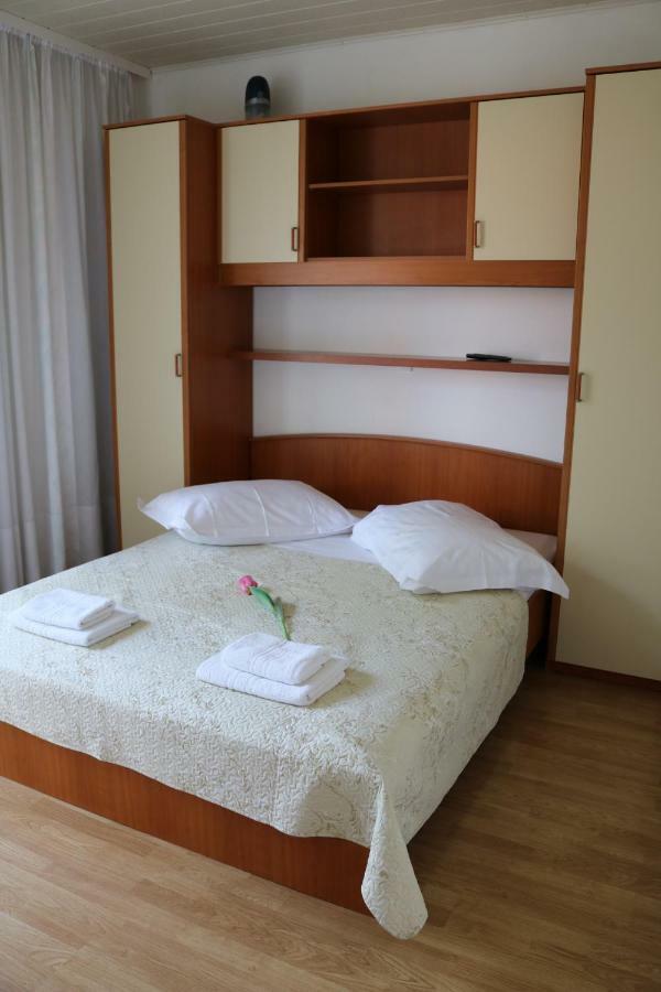 Apartment Topic Baška Voda Buitenkant foto